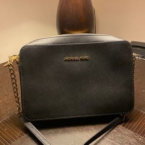 Michael Kors Jet Set East West Large Crossbody Black